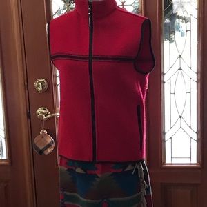 WOOLRICH  VTG RED WOOL VEST FRONT ZIP LOOKS GREAT WITH RED WOOL SHORTS SZ M EUC